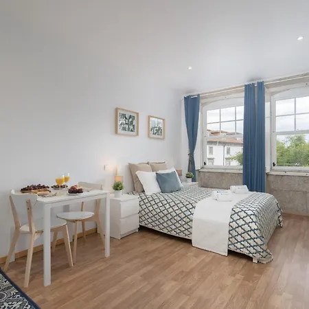 Enchanting Unique Flat - Ace Location Apartment *