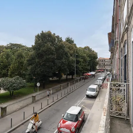 Enchanting Unique Flat - Ace Location * Porto